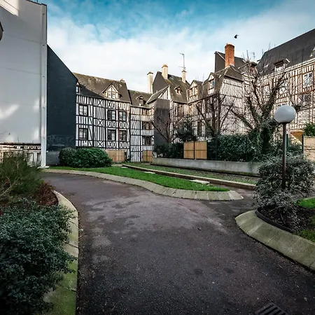 Appartement Aux Jardins De L'hotel De - Hypercentre Avec Parking Prive Rouen